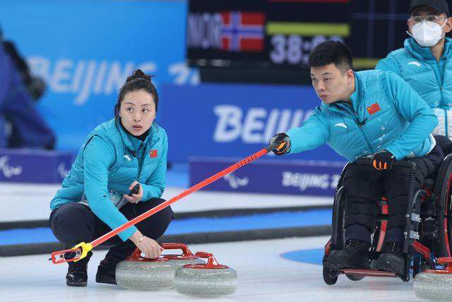 龚子涵巩俐巩俐，世界上唯一一位主演的电影获得欧洲三大国际电影节最高奖项的女演员，创造了多个历史性的;第一